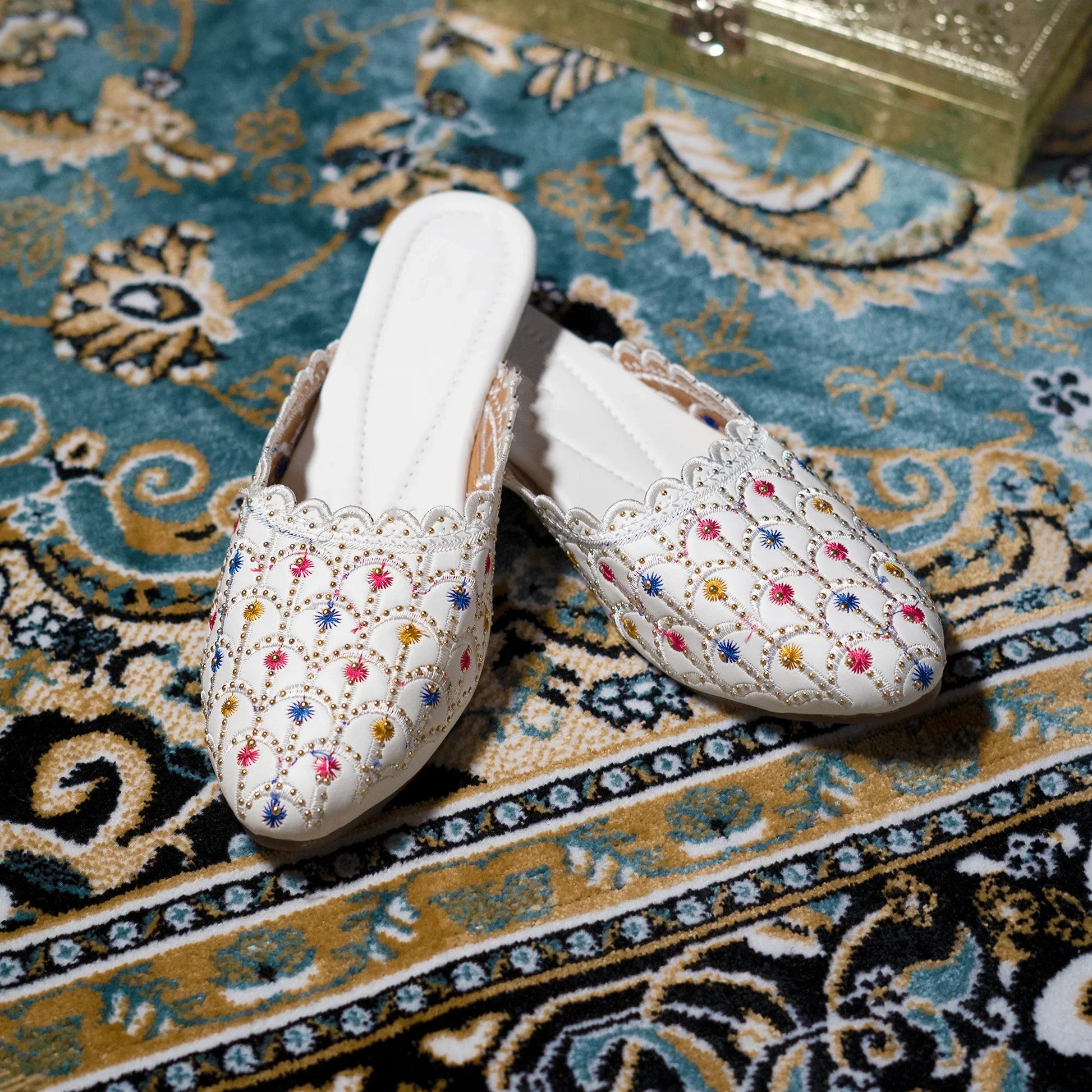 Gulbahaar Belly - Walking Moon